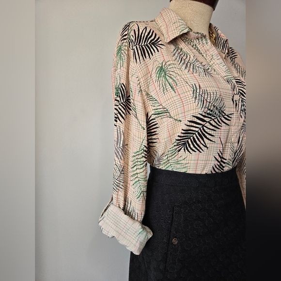 Velvet Heart Palm Tree Tropical Print Button-Up Blouse. Size XL - Picture 9 of 14